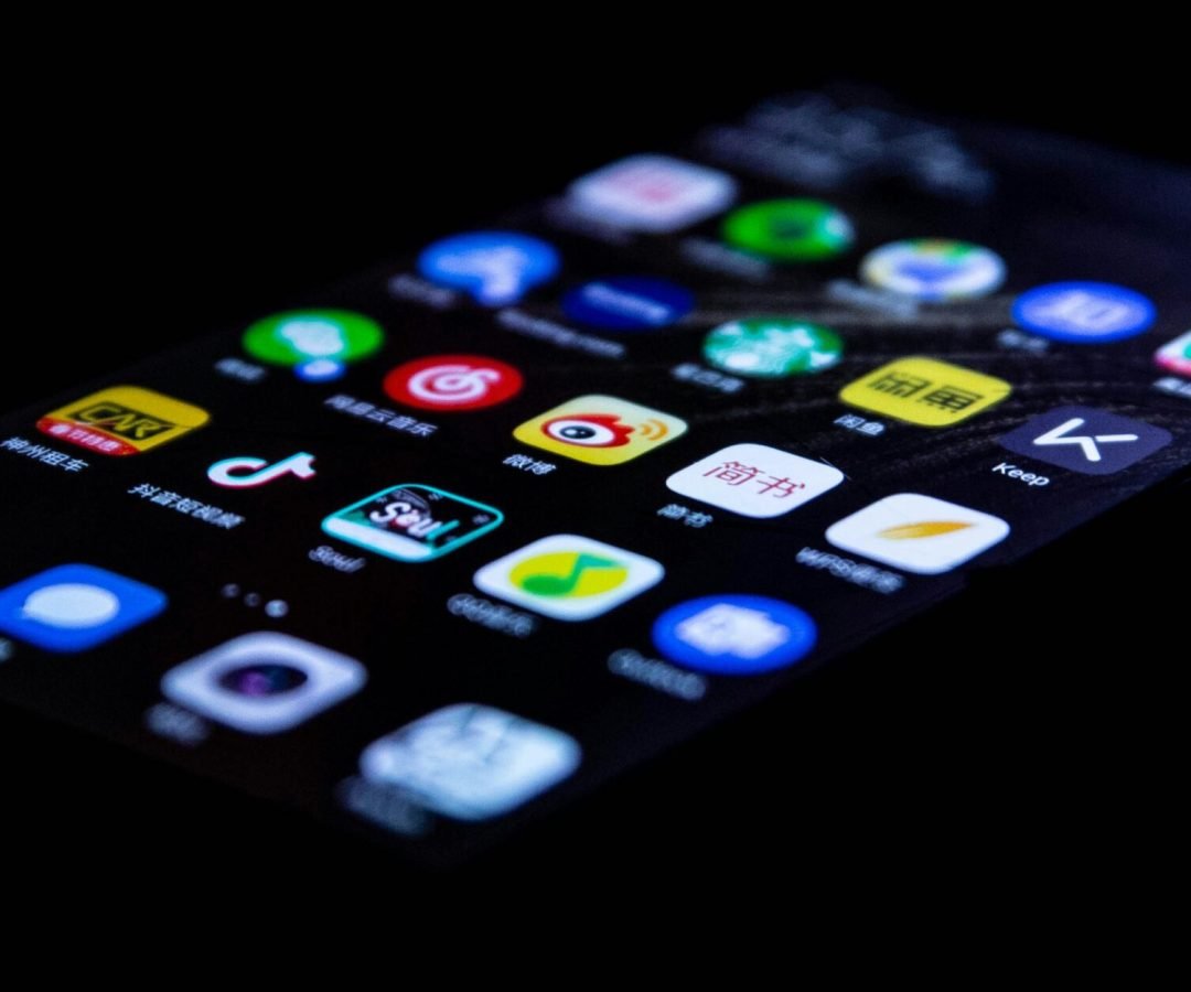 De iPhones dobráveis a agentes autônomos, passando pelo Android 17 e chips de 2 nanômetros — o mundo tech vive uma das suas maiores viradas de era